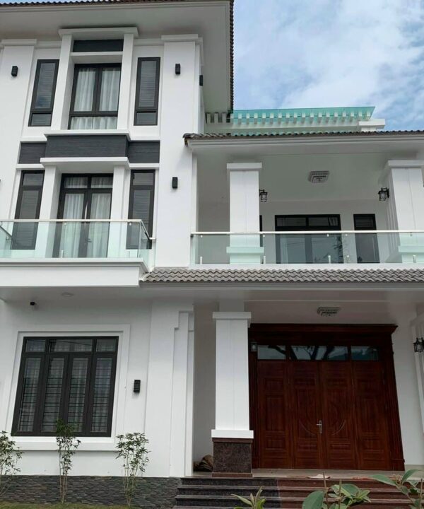 Cửa xingfa cho nhà mái thái_BG